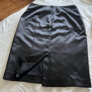 NWT- White House Black Market- Black pencil skirt- Size 2